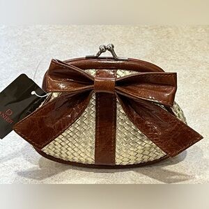 Women’s DANIER Gold Metallic Leather Kiss-lock Coin Purse With Brown Bow NWT